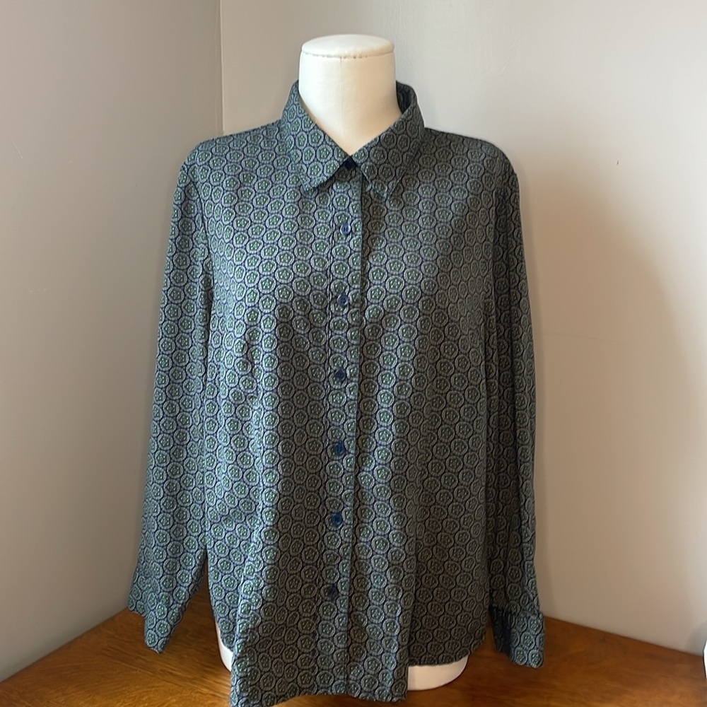 Appleseed’s Petites Long Sleeve Button Down Shirt Size 10P Green/Blue Abstract